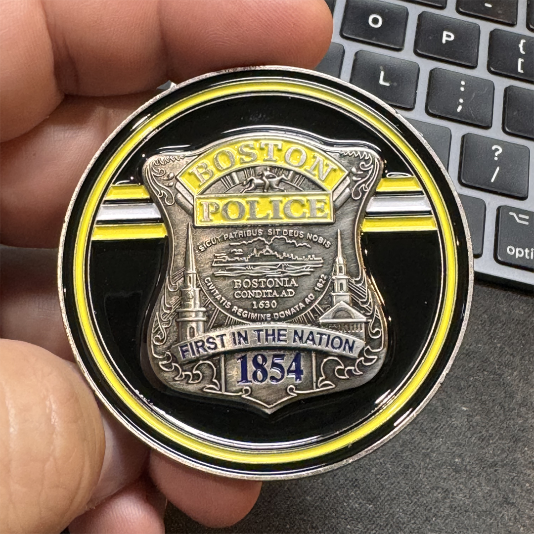 BL18-011 Boston Police Hockey Special Security Detail Stadium Detail Challenge Coin